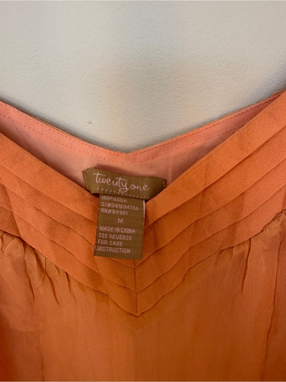 Vintage Forever 21 Peach V-Neck Pleated Silk Tank - Picture 2 of 7